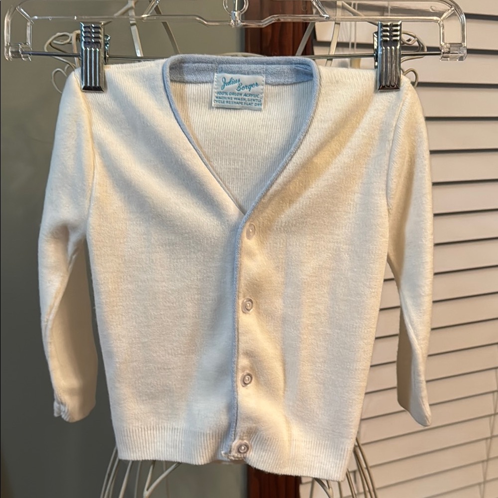 Vintage Julius Berger Blue Trim Cardigan. Size 24 months, measurements below.
